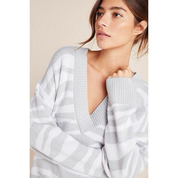 Revolve Varley Calvert Sweater Grey White Merino Wool V-Neck Pullover Size Med - Picture 2 of 9